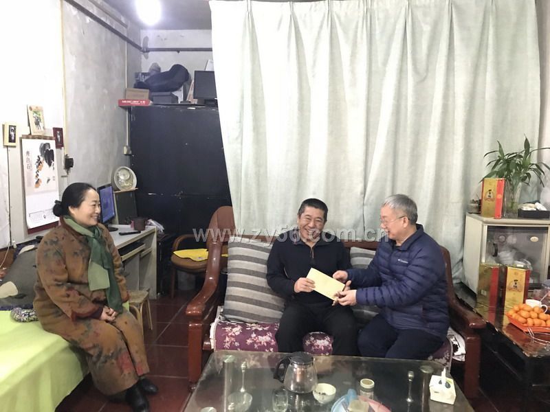 公司副总经理郭海亮同志到患病员工家中走访慰问--点击看大图