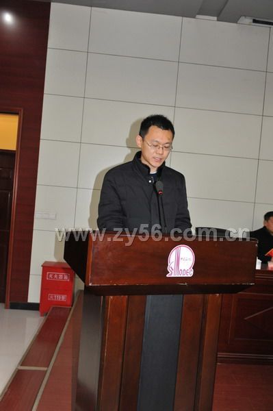 沙特分公司王顺青同志介绍公司市场开发先进单位—沙特分公司的先进事迹--点击看大图