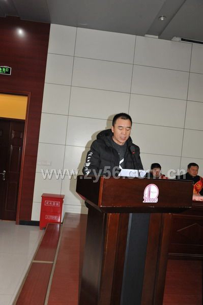 中原分公司一大队曾军同志介绍公司劳动模范—中原分公司一大队吊车司机张海朝的先进事迹--点击看大图